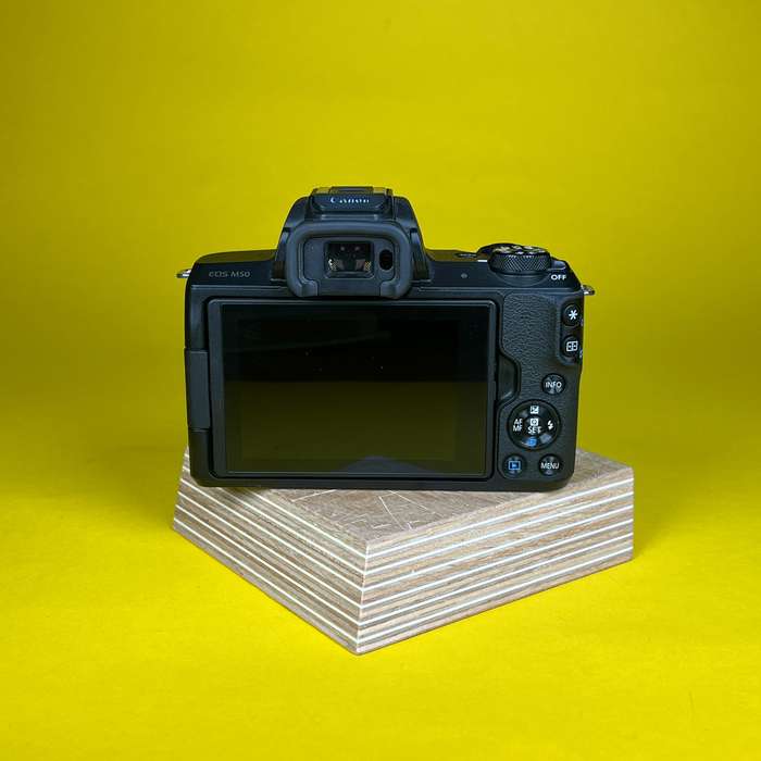 Canon M50 + 15-45mm | 0830300Q5170 + 863208005057