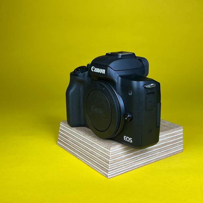 Canon M50 + 15-45mm | 0830300Q5170 + 863208005057