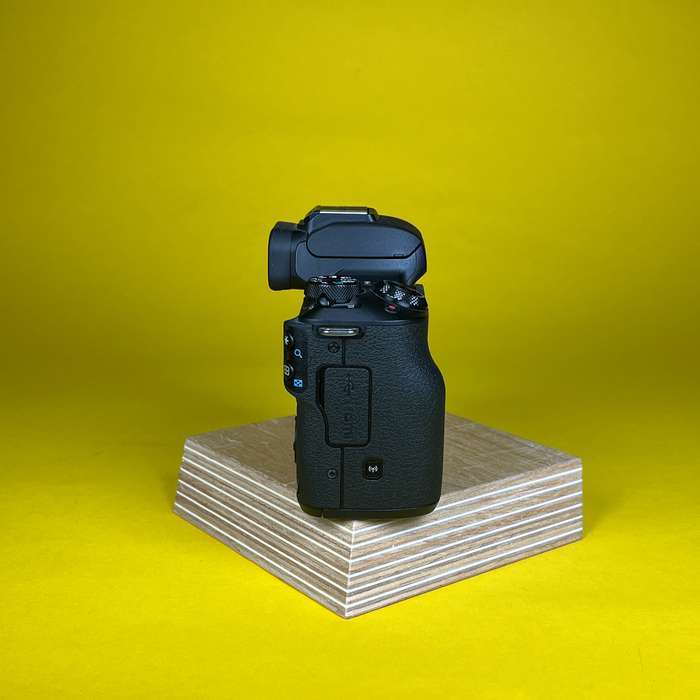 Canon M50 + 15-45mm | 0830300Q5170 + 863208005057