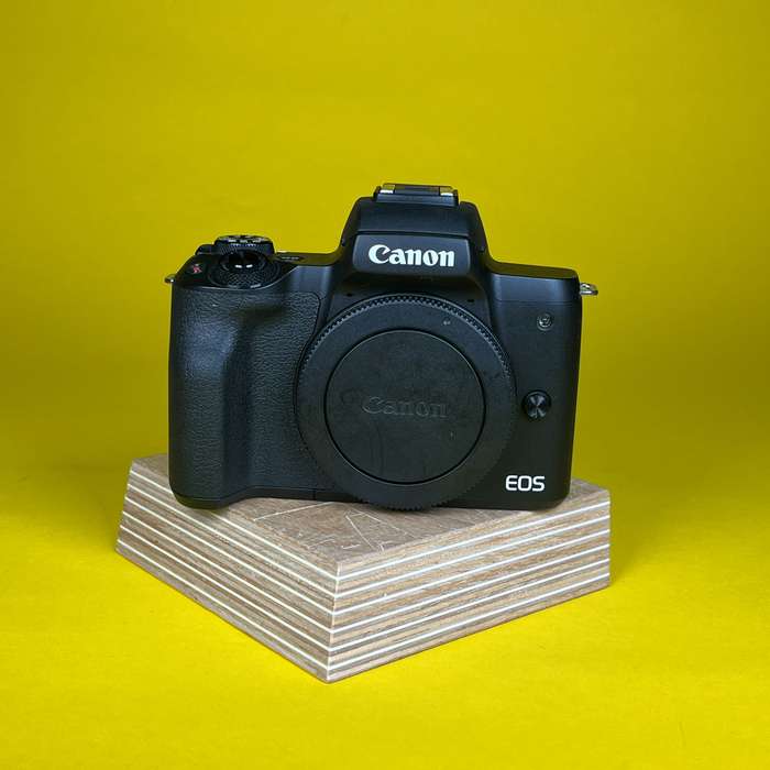 Canon M50 + 15-45mm | 0830300Q5170 + 863208005057