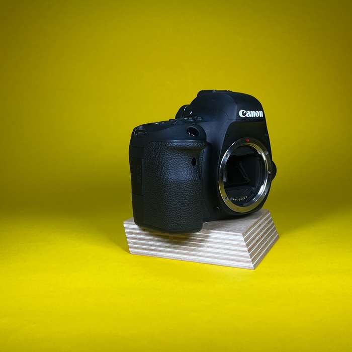 Canon EOS 6D mark II + BatteryGrip  + náhradní baterie| 063051003767 + 0400002853