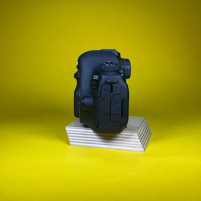 Canon EOS 6D mark II + BatteryGrip  + náhradní baterie| 063051003767 + 0400002853