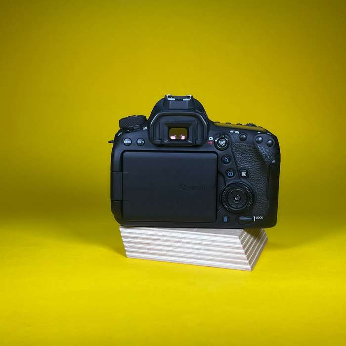 Canon EOS 6D mark II + BatteryGrip  + náhradní baterie| 063051003767 + 0400002853