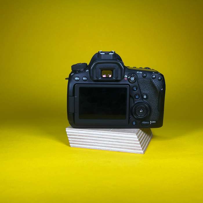 Canon EOS 6D mark II + BatteryGrip  + náhradní baterie| 063051003767 + 0400002853