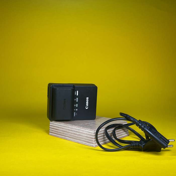 Canon EOS 6D mark II + BatteryGrip  + náhradní baterie| 063051003767 + 0400002853