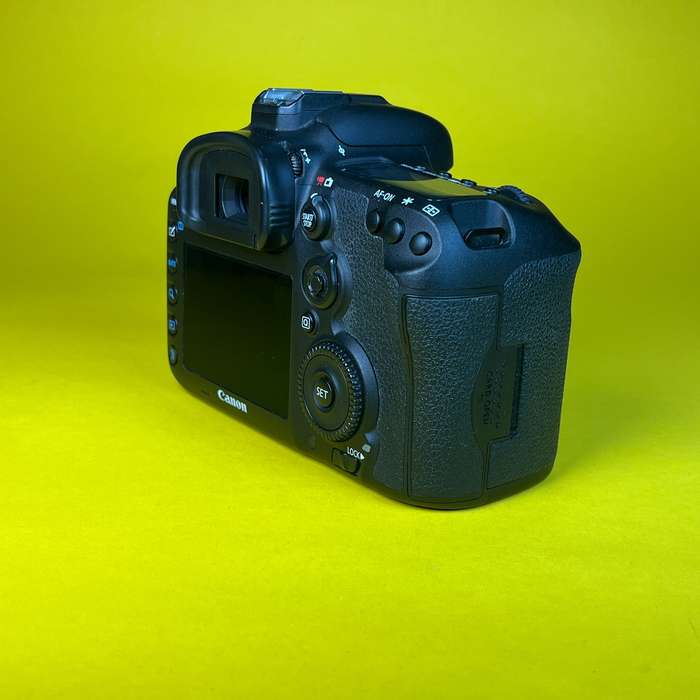 Canon Eos 7D Mark II | 023021000280