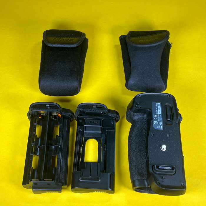 Nikon D500 + Nikon Bateriový grip MBD17 | 6033051