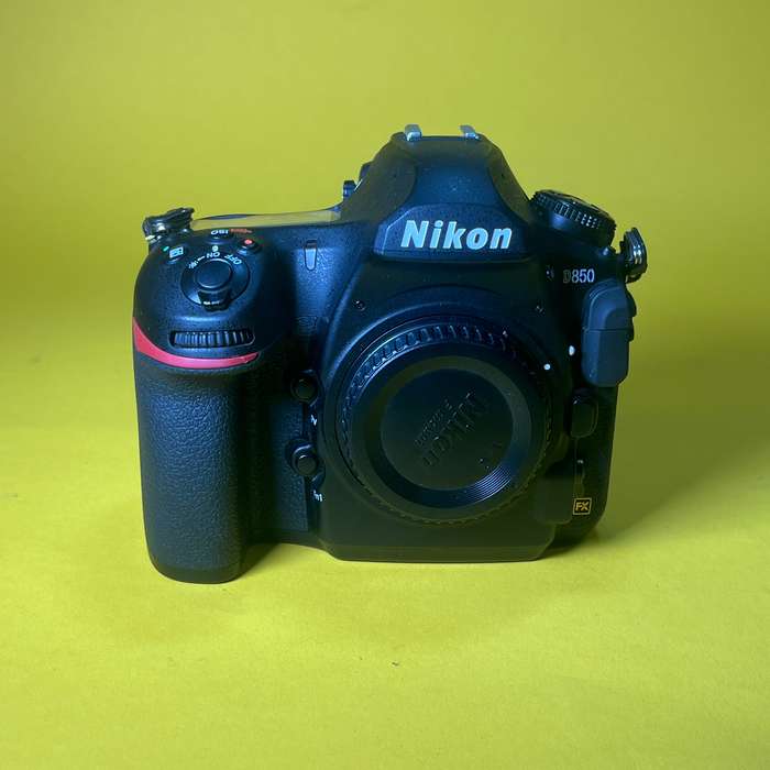 Nikon D850 + Grip + Baterie EN-EL18c s nabíječkou    | 6064396