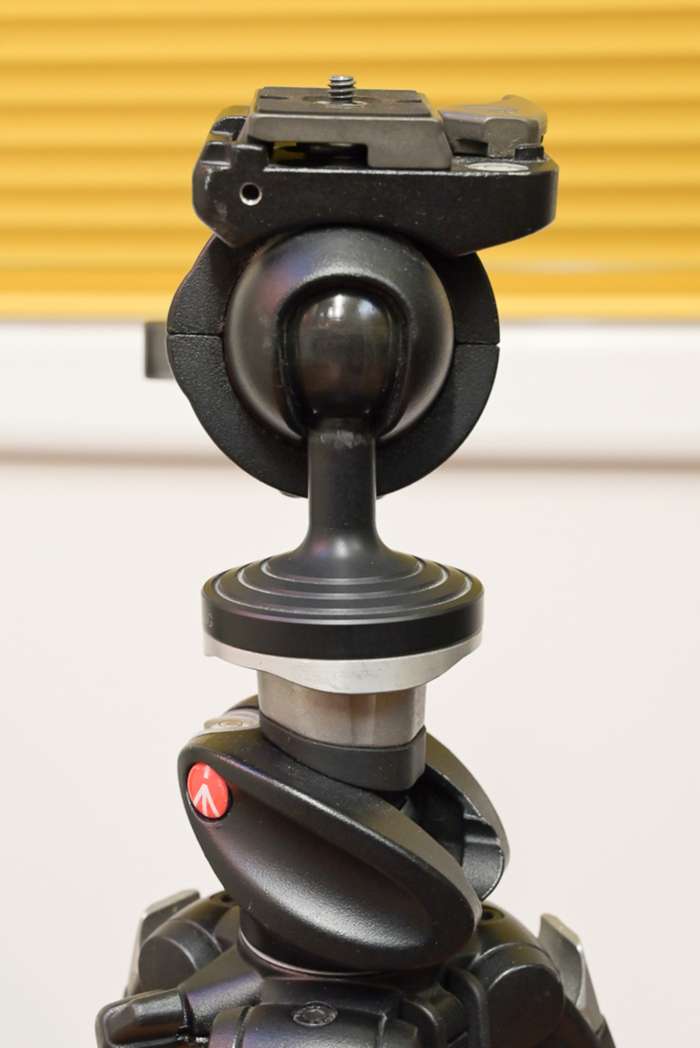 Manfrotto 055 + Manfrotto 322RC2 | stativ s hlavou