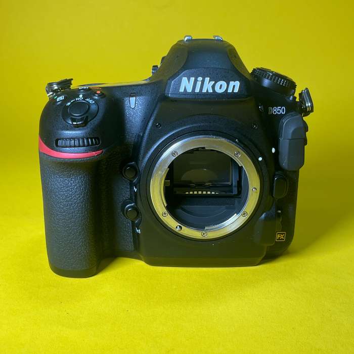 Nikon D850 + Grip + Baterie EN-EL18c s nabíječkou    | 6064396