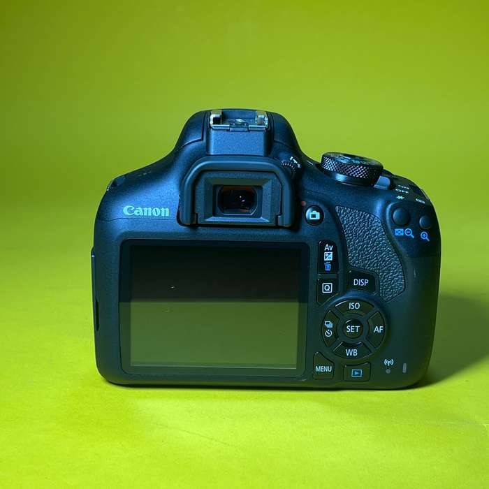 Canon EOS 2000D | 693077001644