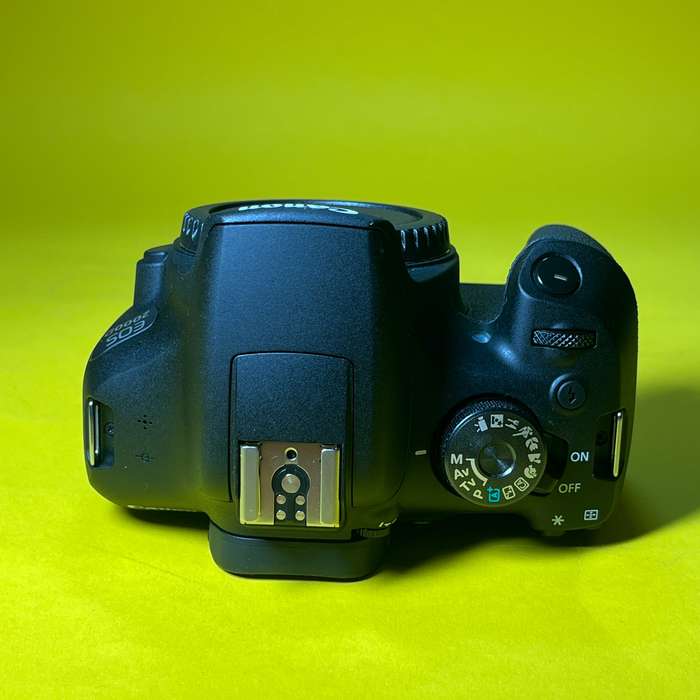 Canon EOS 2000D | 693077001644