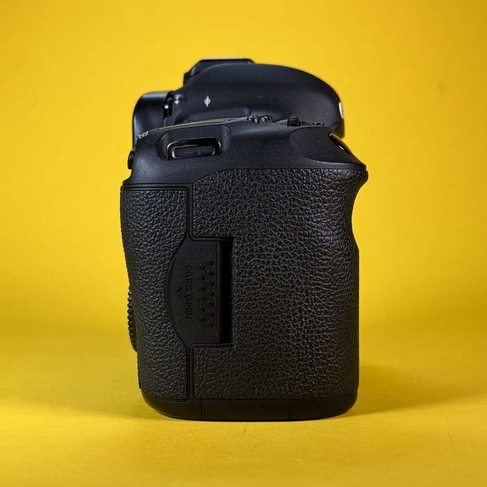 Canon 5D Mark III | 043024003033