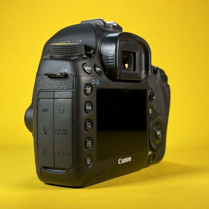 Canon 5D Mark III | 043024003033