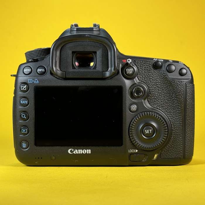 Canon 5D Mark III | 043024003033