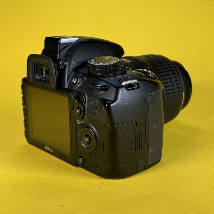 Nikon D3100 + 18-55/3.5-5.6 G VR | 1421626