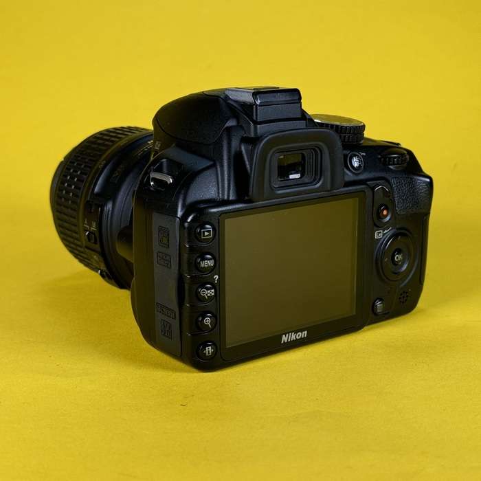 Nikon D3100 + 18-55/3.5-5.6 G VR | 1421626