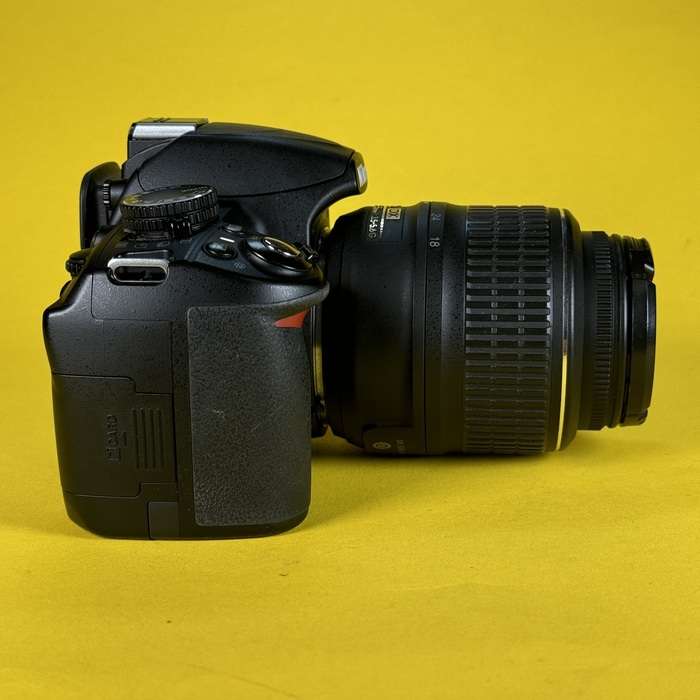 Nikon D3100 + 18-55/3.5-5.6 G VR | 1421626