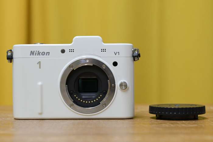 Nikon V1 + 10-30 + blesk