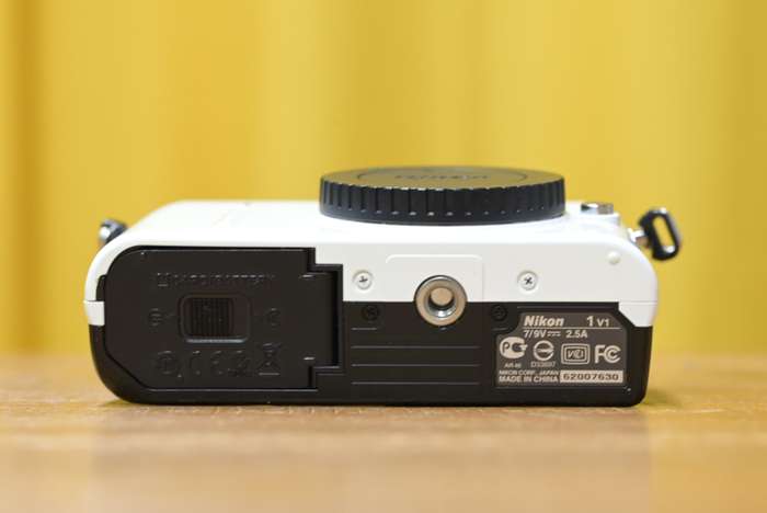 Nikon V1 + 10-30 + blesk