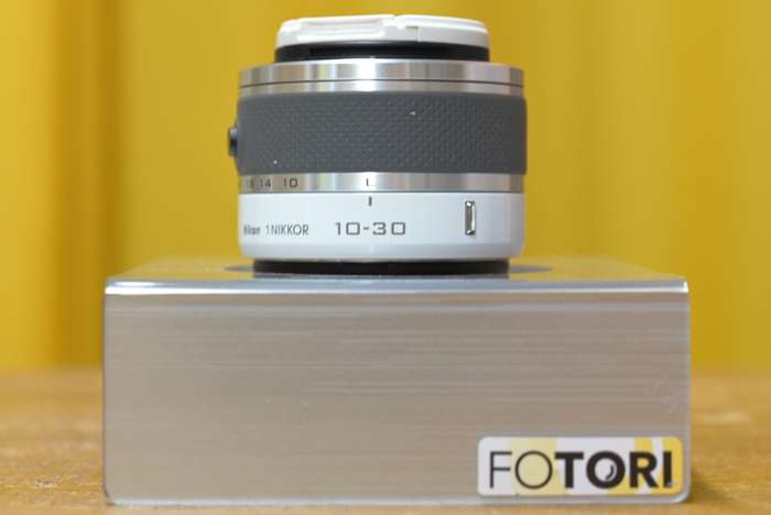 Nikon V1 + 10-30 + blesk