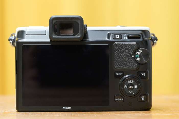 Nikon V1 + 10-30 + blesk