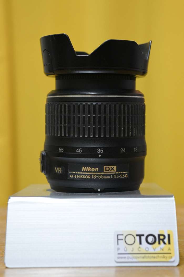 Nikon D3100 + Nikkor AF-S 18-55mm 1:3,5-5,6 GII ED + 32GB karta