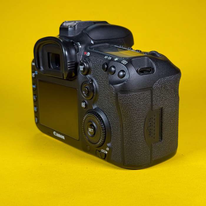 Canon Eos 7D Mark II | 023021005259