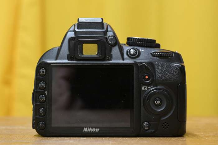 Nikon D3100 + Nikkor AF-S 18-55mm 1:3,5-5,6 GII ED + 32GB karta