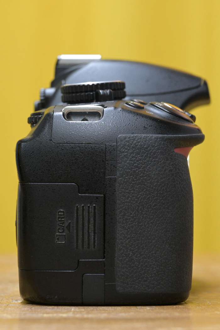 Nikon D3100 + Nikkor AF-S 18-55mm 1:3,5-5,6 GII ED + 32GB karta