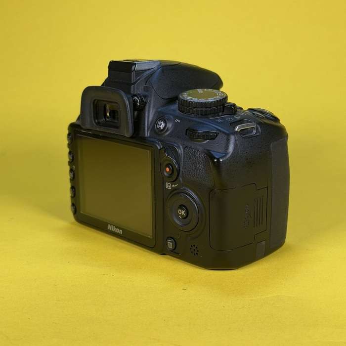 Nikon D3100 + 18-55/3.5-5.6 G VR | 7313233