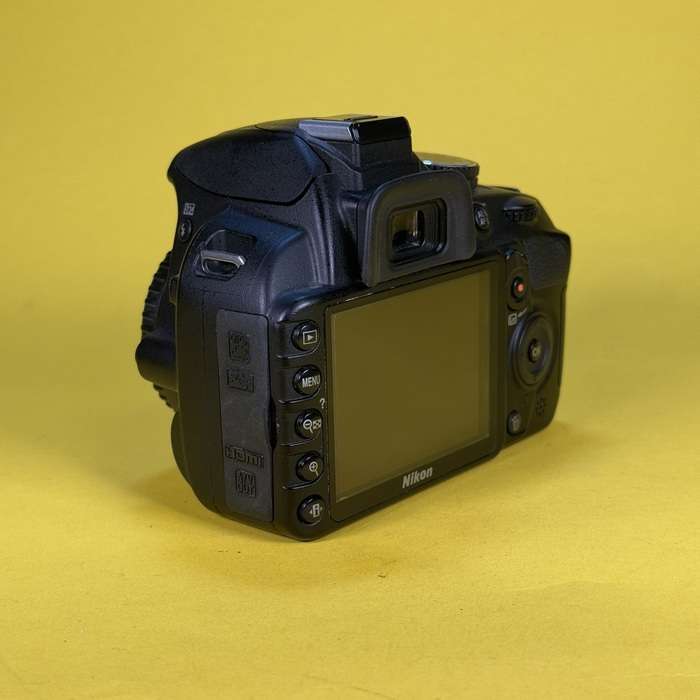 Nikon D3100 + 18-55/3.5-5.6 G VR | 7313233