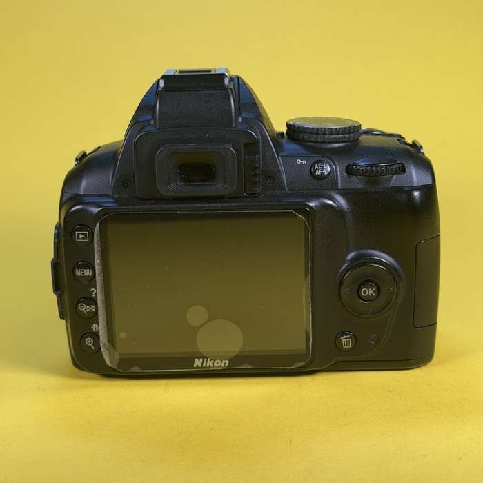 Nikon D3000 | 6297586