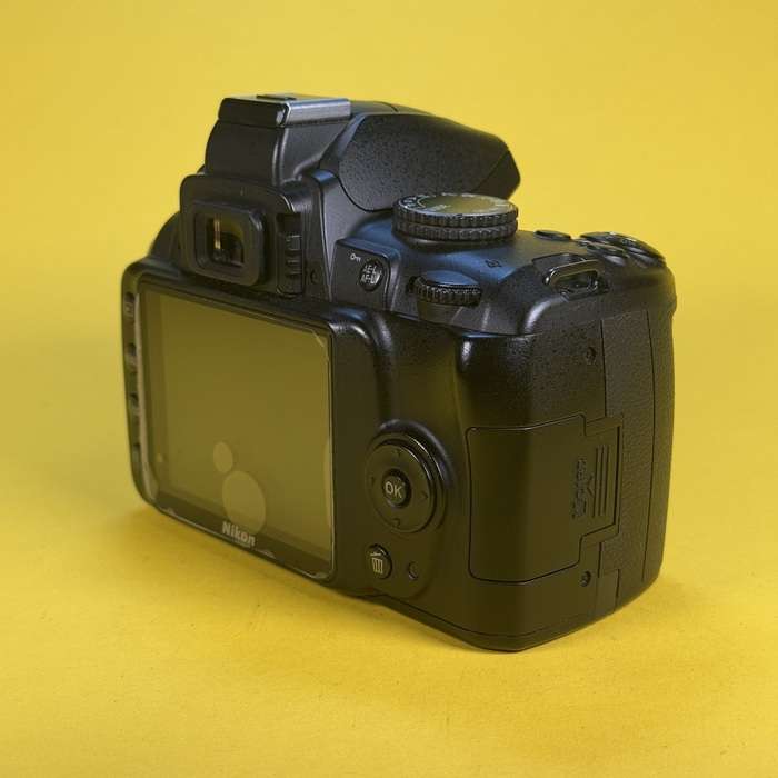 Nikon D3000 | 6297586