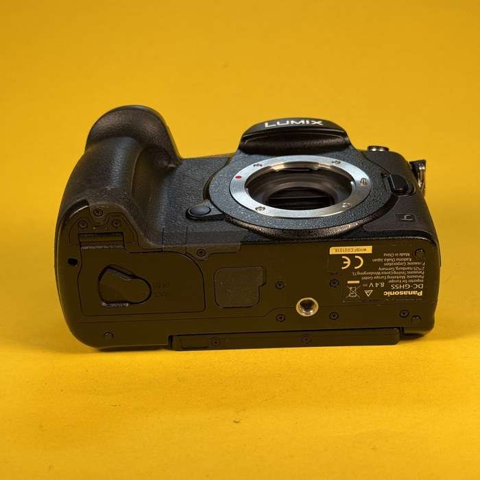 Panasonic Lumix DC-GH5S | WH9FC001316