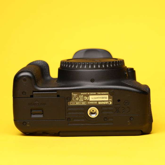 Canon EOS 700D | 053031040571