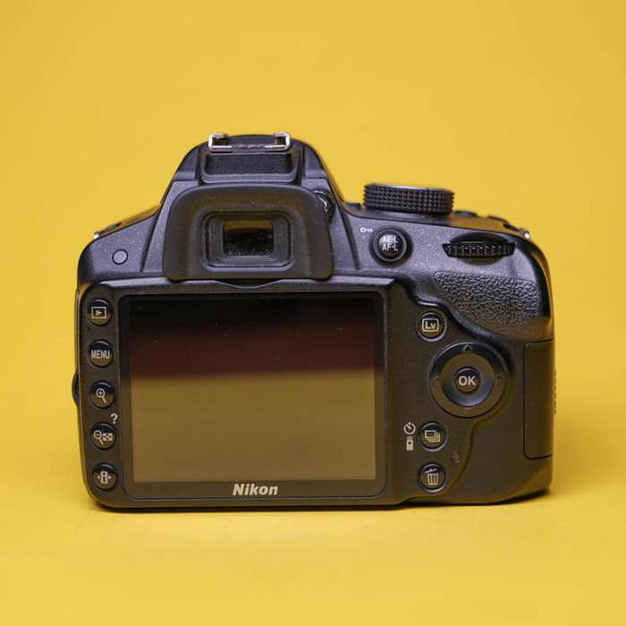 Nikon D3200 | 6772543