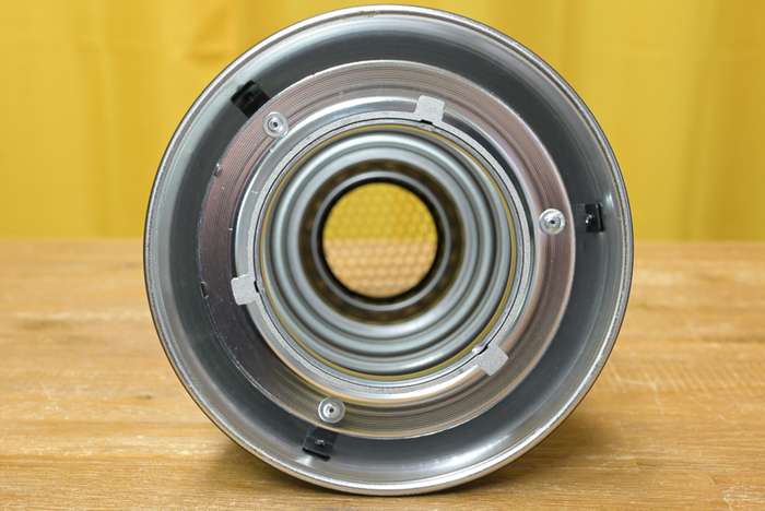 Komínek Bowens s voštinou