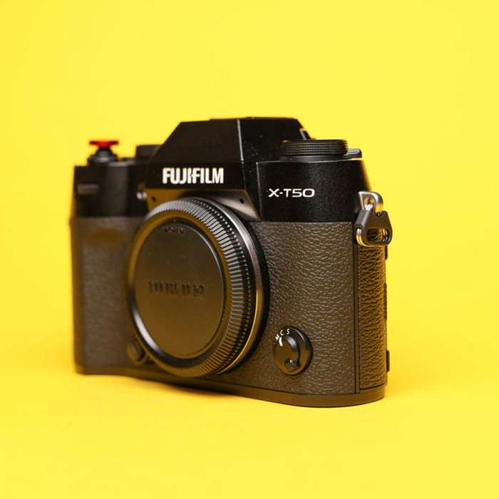 Fujifilm X-T50 + baterie + grip + nabíječka | závěrka 826   | 4B029711