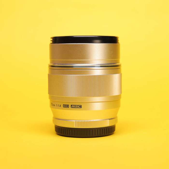 Olympus M.Zuiko ED 75 mm f/1.8 | 342015592
