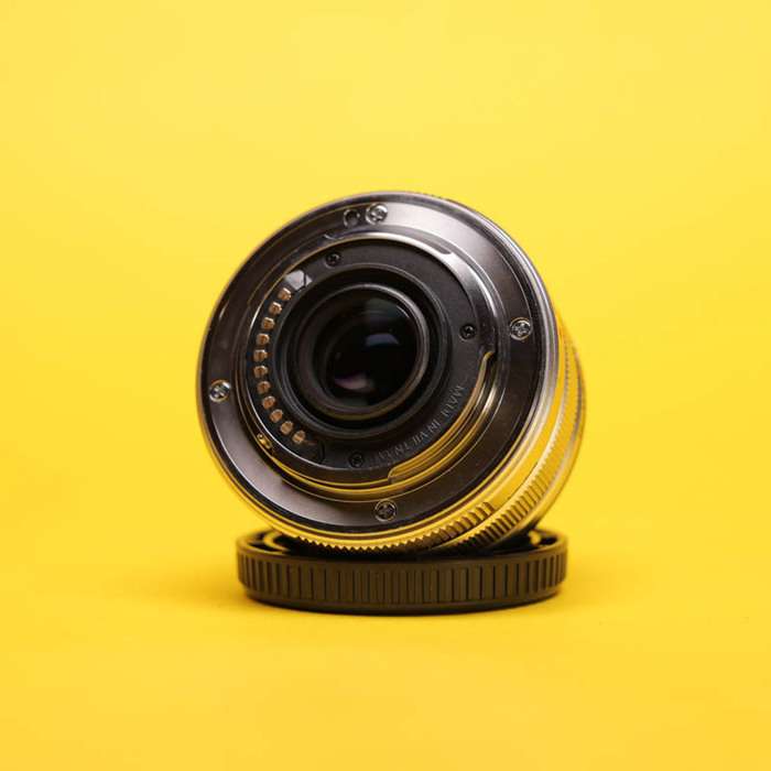 Olympus M.ZUIKO 17 mm f/1,8 stříbrný | AC1A09242