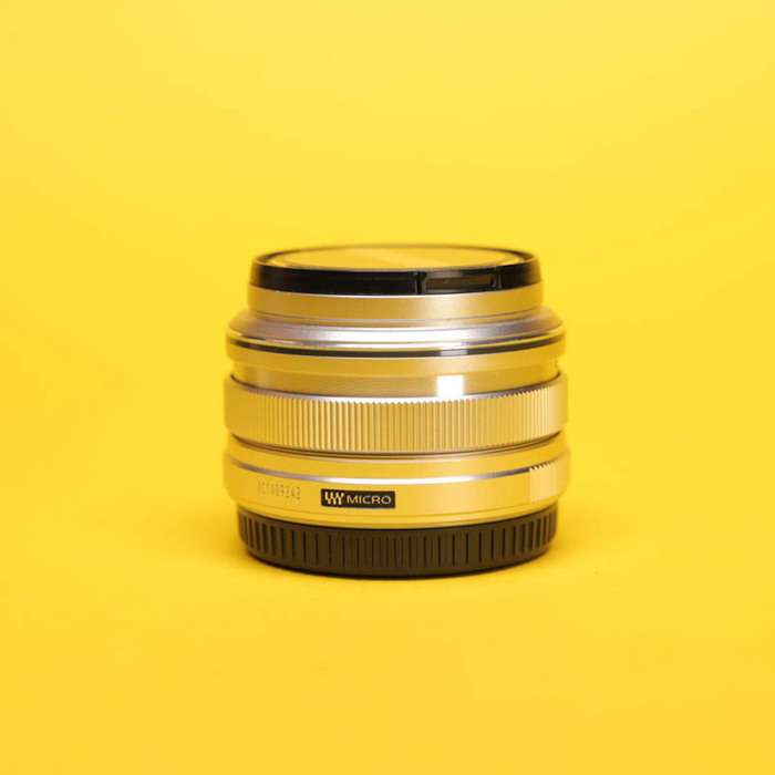 Olympus M.ZUIKO 17 mm f/1,8 stříbrný | AC1A09242