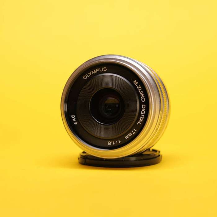 Olympus M.ZUIKO 17 mm f/1,8 stříbrný | AC1A09242