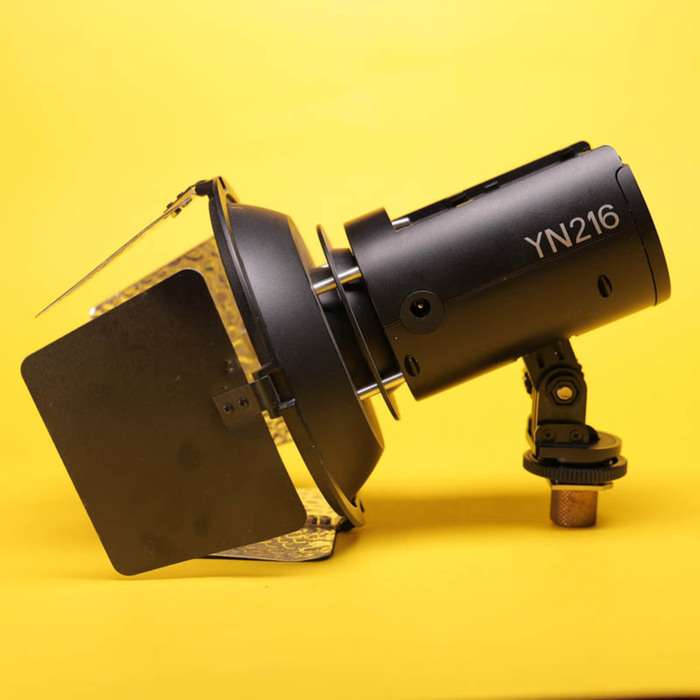 Yongnuo YN216 | Bateriové led světlo s klapkami