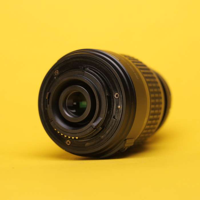 Nikon 18-55mm f/3.5-5.6G II ED AF-S DX | 8035113
