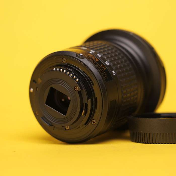 Nikon 10-20mm f/4.5-5.6 G AF-P DX VR | 303300