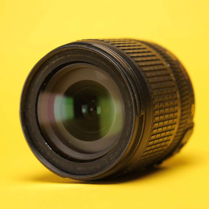 Nikon 18-105mm f/3,5-5,6  AF-S DX G ED VR | 38672710