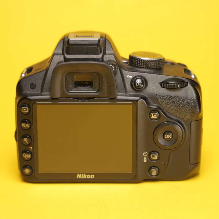 Nikon D3200 | 6690047