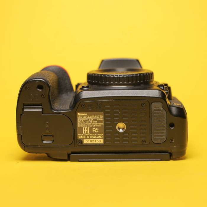Nikon D750 + Battery grip | 6182158