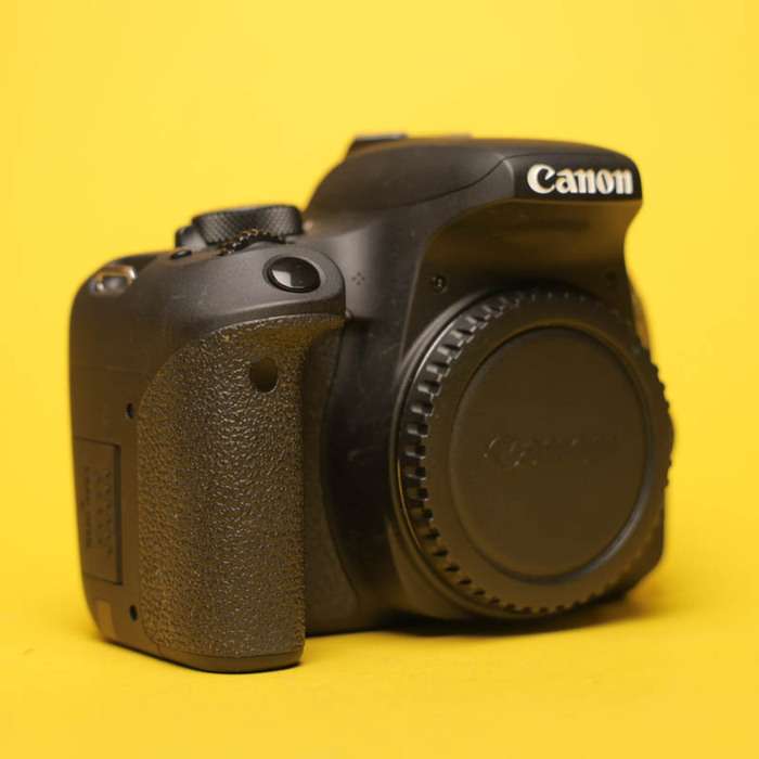 Canon EOS 800D | 043021000221